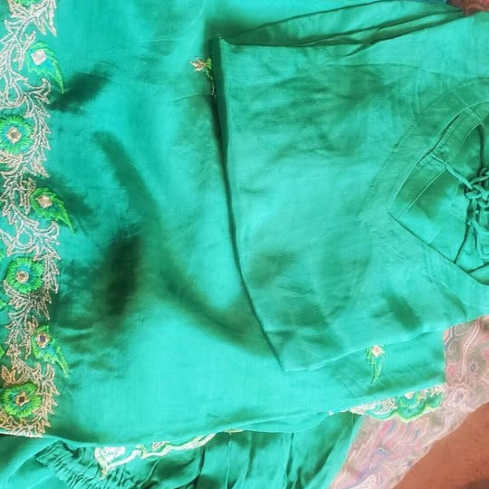 Indian-Pakistani 3-piece Suit! Salwer- Kammez-Dupatta! 100% PURE Silk! - Picture 2 of 12